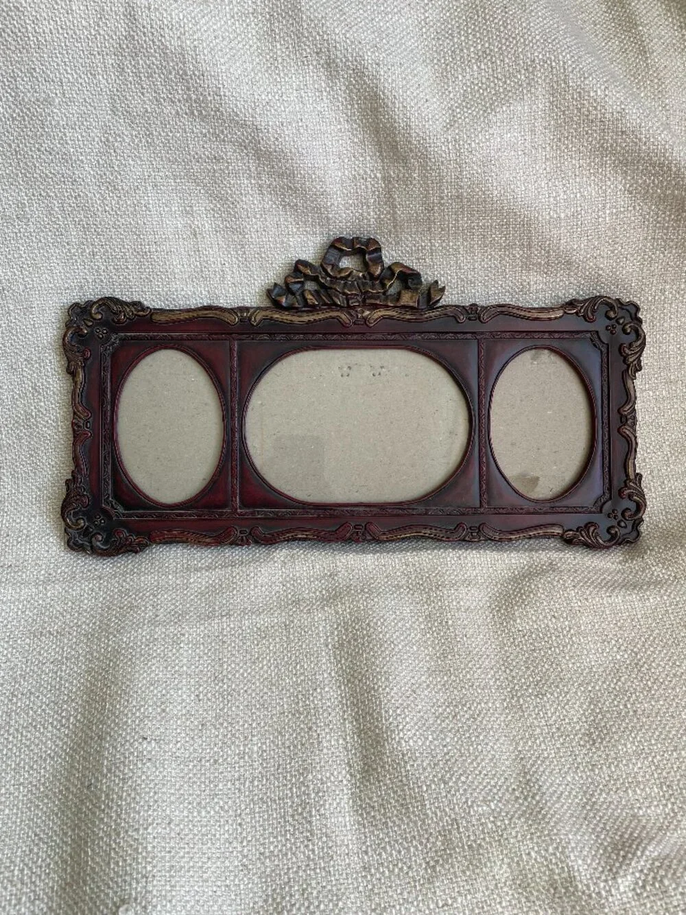 Vintage 50s Ornate Filigree Red Wood Collage 3-Photos Oval Slots Frame READ